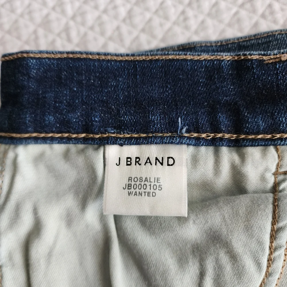 J Brand straight buttoned skirt. 5 pockets. Raw hem. Amost new. - Picture 6 of 7